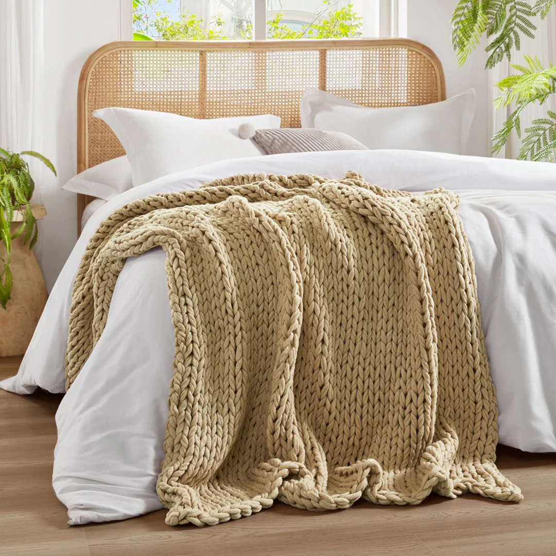 Chunky Knit Handmade Throw Blanket - Image 4